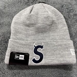 Supreme/New Era S ‘Devil’ Logo Beanie ‘Heather Grey’(FW22)